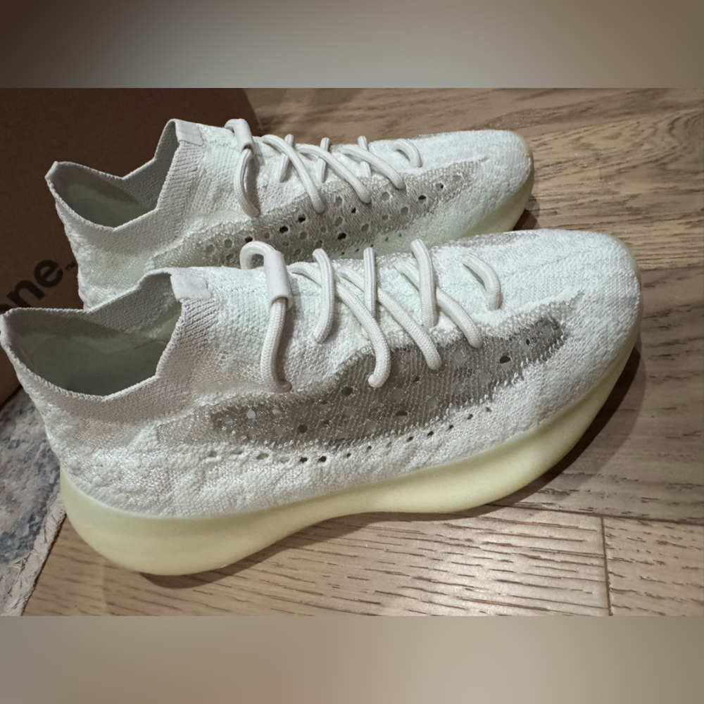 Adidas Yeezy NWOT